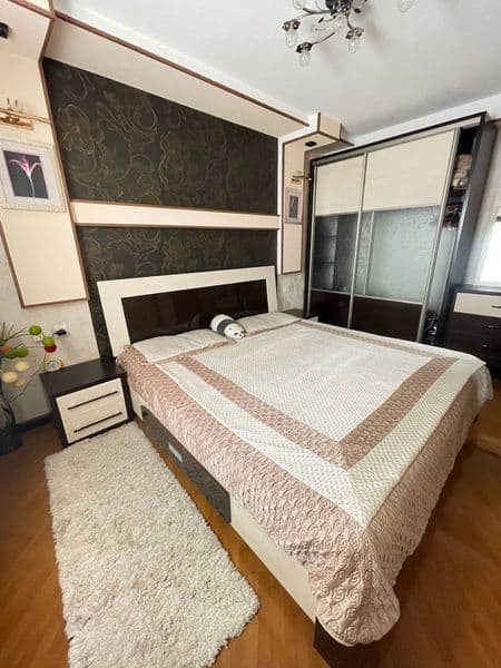 СДАЕТСЯ 2 х Комнатная <br />
2/2/4 Ц-5 ориентир Бывший ресто