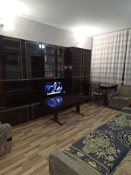 Юнусабад 2кв Аренда 3 комн 1 этаж 4 этажного дома сред ремон