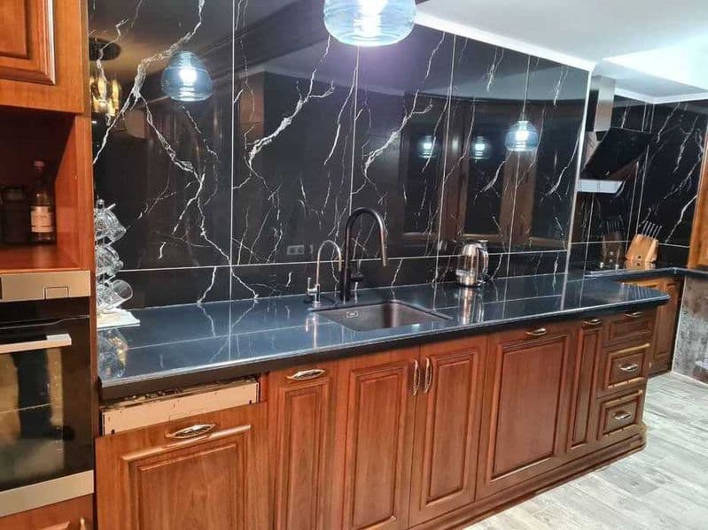 Сдаётся квартира На МВД Корзинке <br />
Площадь -100м2  <br 