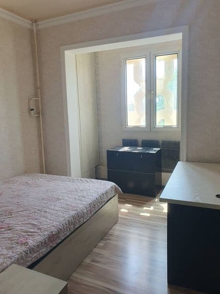 Сдам кв 1 комнатную на рынке Кадешева. все рядом, магазин, с