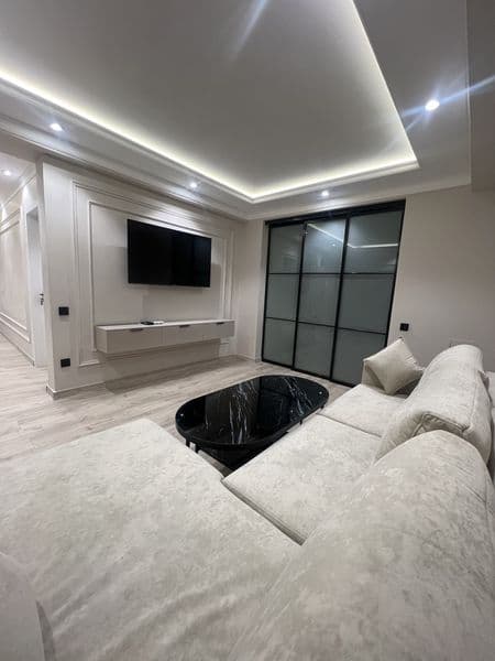 Сдается в долгосрочную аренду 3хкомнатная квартира в центре 