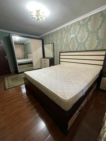 Квартира светлая тёплая.  Всё имеется  . Кирпич  балкон2х6. 