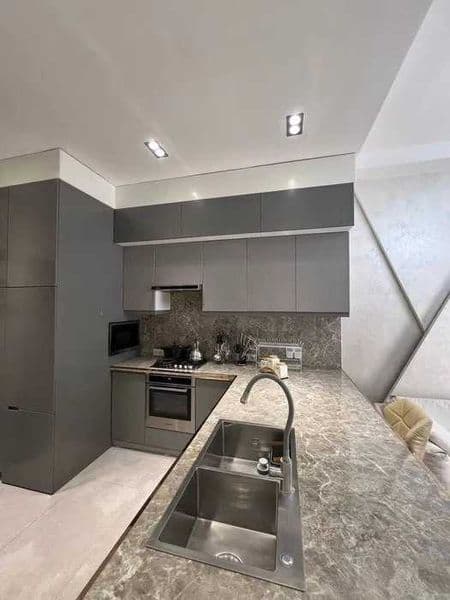 Район: Мирабадский<br />
Адрес: Айбек<br />
<br />
• Комнат: — фото 2