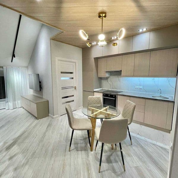 Ц-2<br />
Ор-р: Алайский супер центр<br />
Кол-во комнат: 2в — фото 4