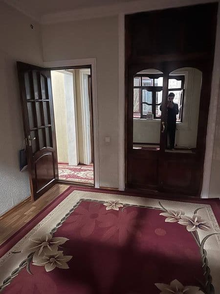 Сдаётся в аренду 3ком переделанная в 4 ком 2этаж 4 этажный к