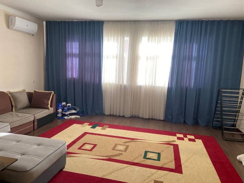 Kvartiraga o’qiydigon ishlaydigon qizlar olinadi. Wifi kirma