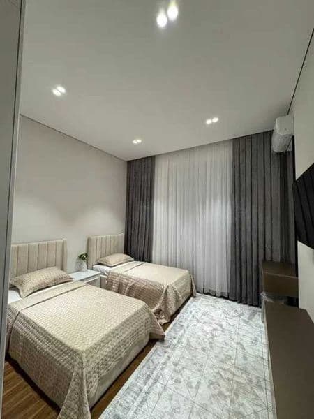 Ориентир: Ц-2,Алайский рынок<br />
<br />
Комнат: 4 + кухня< — фото 3