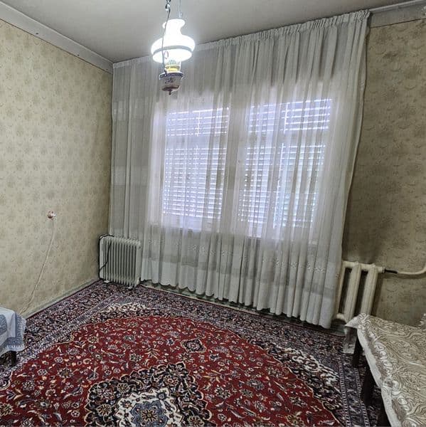 3 этаж, 2-комнатная квартира.<br />
Состояние: без ремонта,  — фото 2