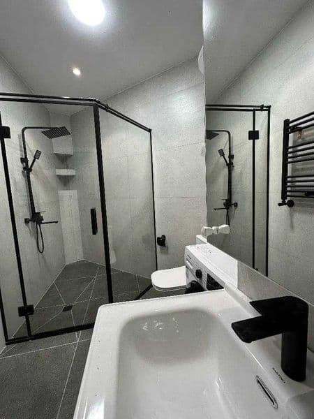 2 комнатную квартиру на 10 этаже,<br />
В квартире есть все  — фото 4