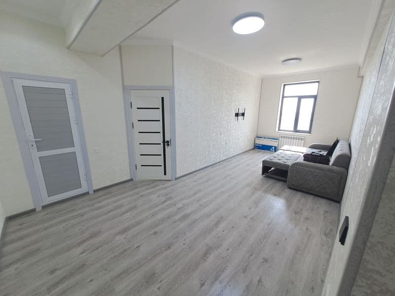 Ijara uy navastroyka chirchu navastroyka.9 etajni 8 etaji.<b