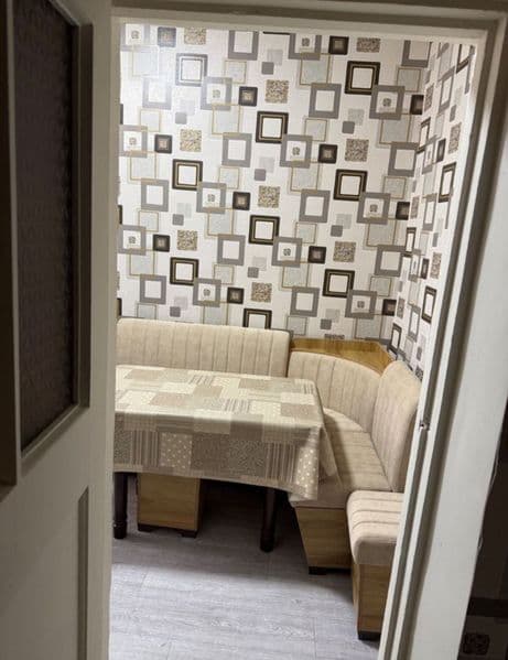 Mirzo Ulugʻbek Novomaskovskiy 1 xona hamma chixozlarga ega w