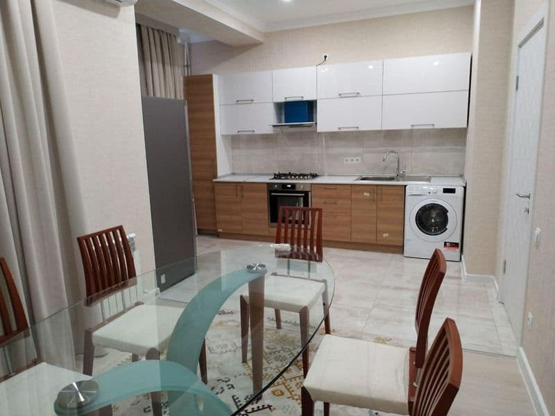 Двухуровневая 4 комнатная квартира <br />
105 кв.м. Новостро