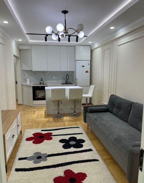 Срочно сдаётся трёхкомнатная квартира на дархане с хорошим р