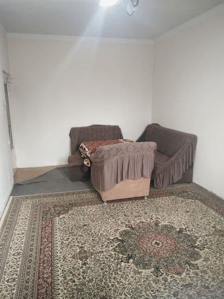 Maktab bogʻcha yaqin Axmad Donish bozor oldida .metro yunuso