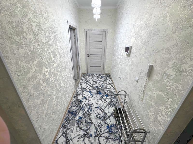 Сдаётся комната в 2-комнатной квартире с новым ремонтом, общ