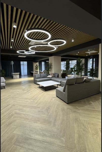 Район: Мирзо-Улугбекский<br />
Ориентир:TIERA<br />
<br />
К