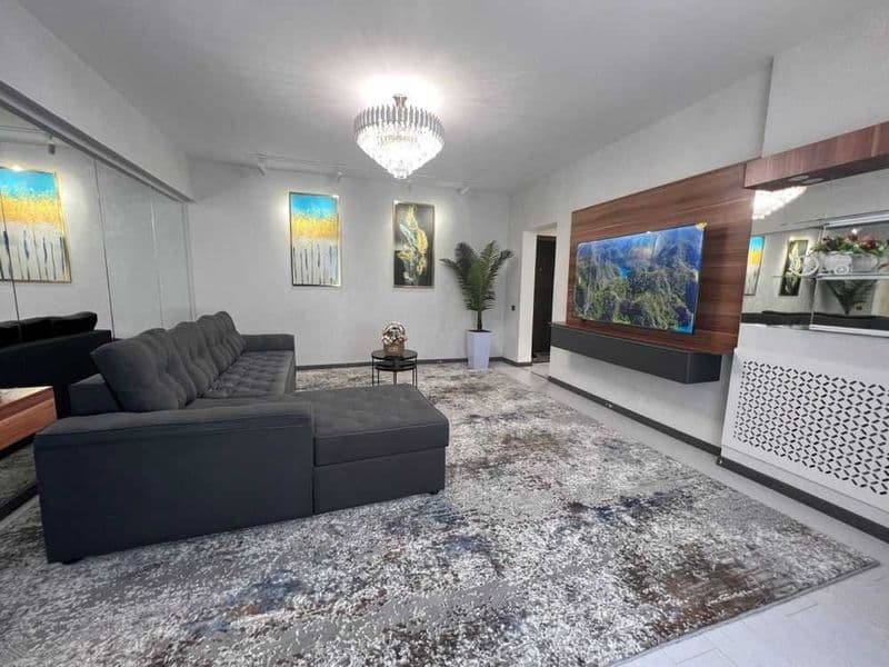 Сдаётся  квартира В центре <br />
#Ориентир - 1-натариальная