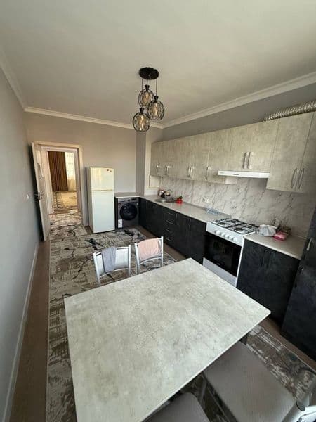 Arenda choshtepa <br />
Metro birinchi bekati<br />
3 xona <