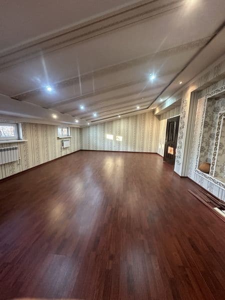 Шайхонтохурский район, Лабзак 4 этаж 2-х комнатная + мансард