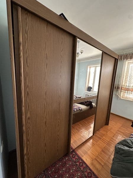 Mirzo ulugʻbek <br />
bollarga<br />
3 xona bitta balkon<br 