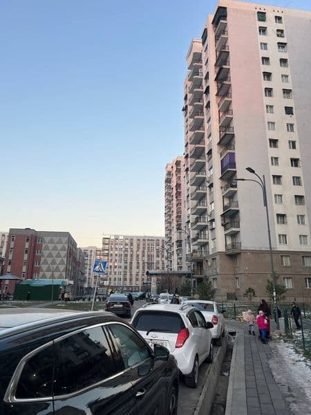 Ijaraga kv beriladi hamma sharoitlari bor maktab bogʻcha yon