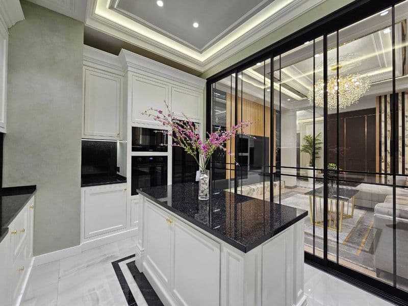 Мирабад Авеню<br />
Ориентир-Госпитальный рынок<br />
Комнат