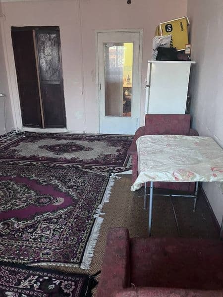 Юнусобод 2 кварталда 1 хона арендага берилади. Галирейка уй.