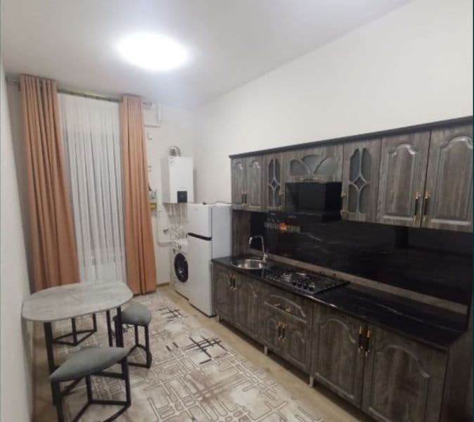 Yunusobod 13 kv<br />
1(2) /4/4 <br />
500$ kelishamiz<br />