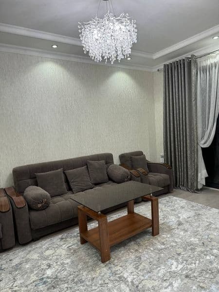 Сдается 2-комнатная квартира<br />
На против дехкан базар<br