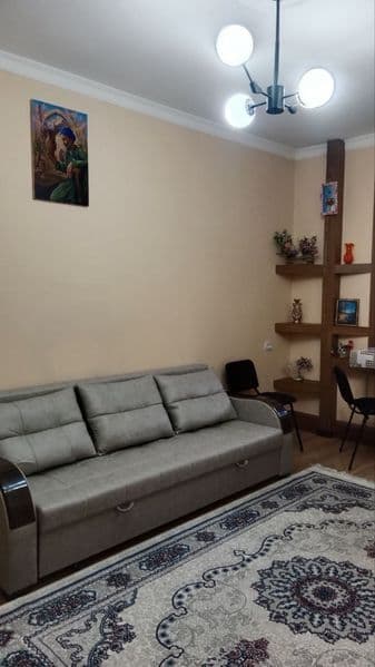 Сдаю 1 пер 2 с мебелью техникой места хорошая рядом Базар Ка