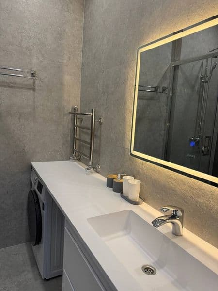 #Аренда <br />
<br />
Р-н: Мирза Улугбек<br />
Новострой ЖК. — фото 3