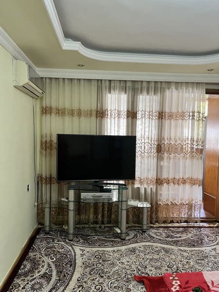 Рядом есть магазин корзинка макро, метро <br />
Своя квартир