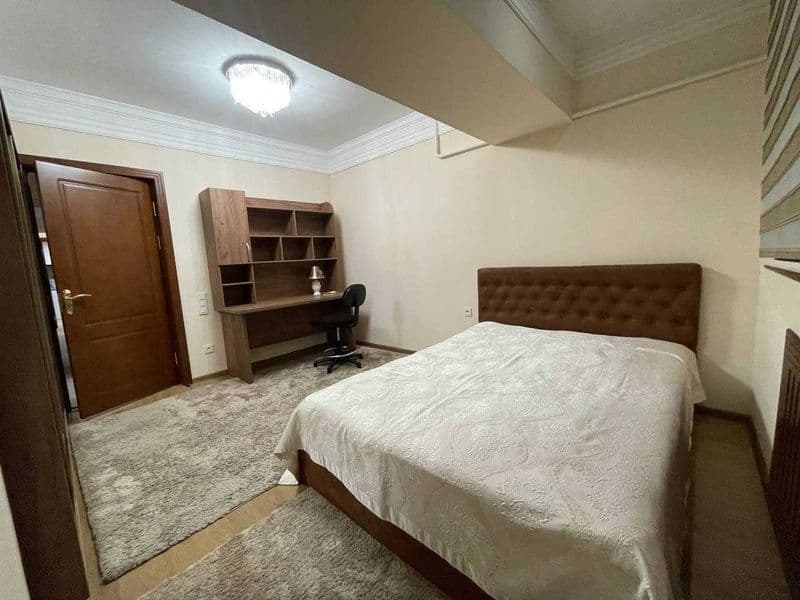 Сдается 4 комнатная квартира 120 кв.м. <br />
Укомплектована