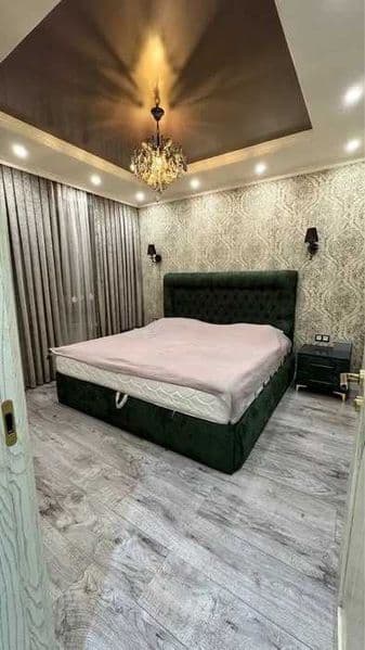 • Район: Чиланзарский<br />
• Адрес: метро Чиланзар<br />
<b