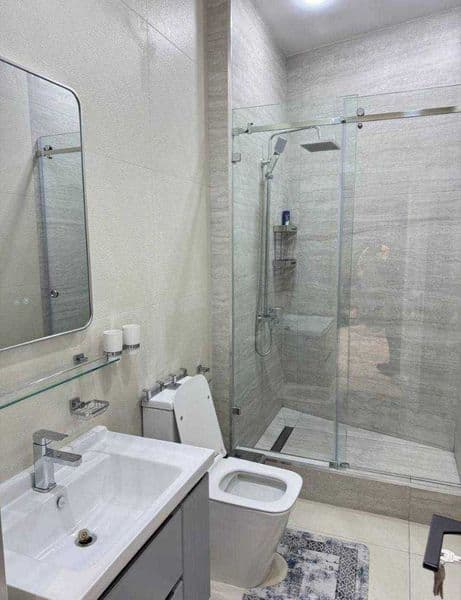 Район: Мирабадский<br />
Адрес: Айбек<br />
<br />
• Комнат: — фото 4