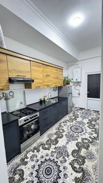 Pushkin metro bekati<br />
Pushkin metro tepasida, uy ichida — фото 3