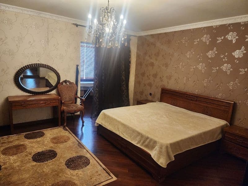 Аренда 4-комнатной квартиры на Ц-1<br />
<br />
125 кв.м.<br