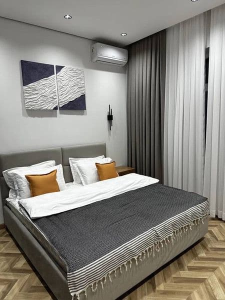 Элитный апартамент<br />
Район: Мирабад <br />
2/14/16<br />