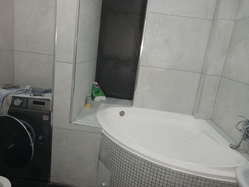 Сдаётся 3 комнатная квартира, ориентир метро Космонавтов.В к — фото 2