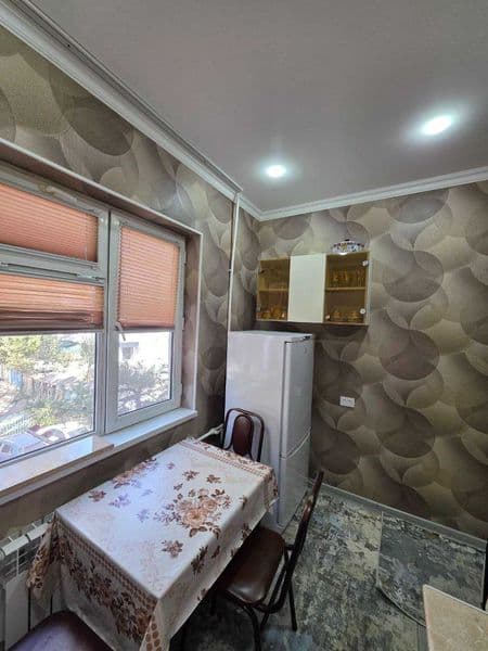 Срочно сдается,1ком кв переделанная в 2хкомн на 2 этаже  Кар — фото 5