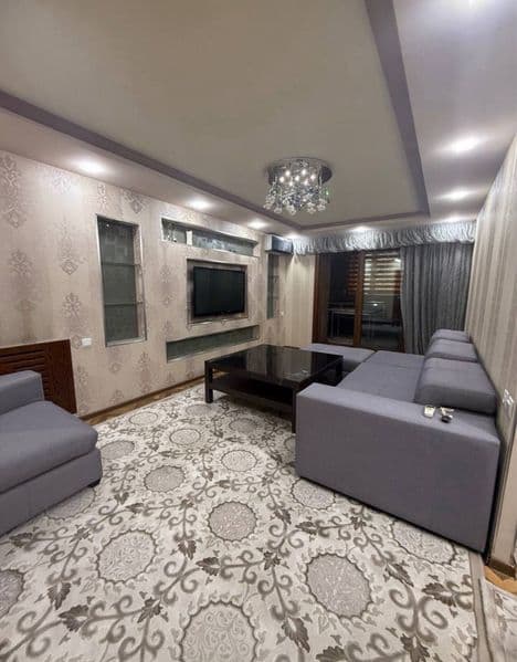 Район - Алмазарский<br />
Ориентир - Жомий Рынок<br />
Комна