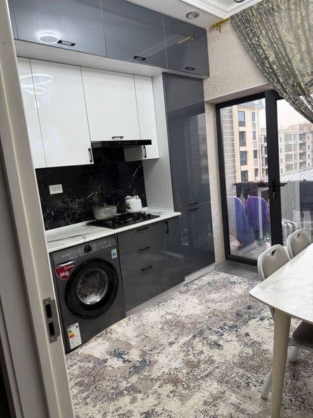 Kvartiraga akuratnu turaydigan odam kerak.