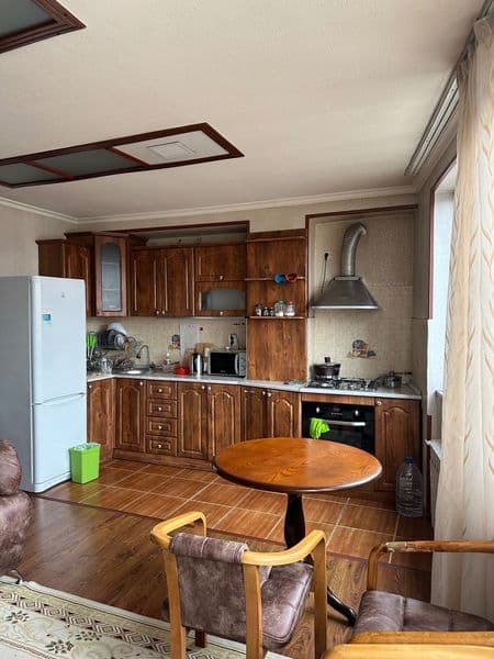 Uyim c1 da joylashgan caykofi roparasida 9 etajli dom 6 etaj