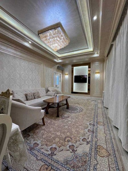 • Район: Мирзо- Улугбек<br />
• ЖК: London<br />
• Комнат: 3