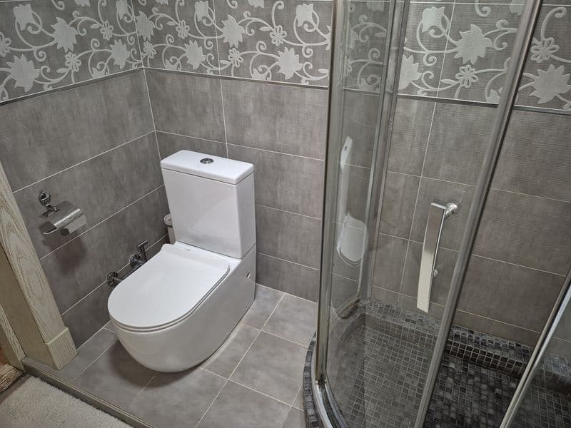 Квартира на ц 5,  2 х комнатная Зал, спальня, кухня, прихожа — фото 5