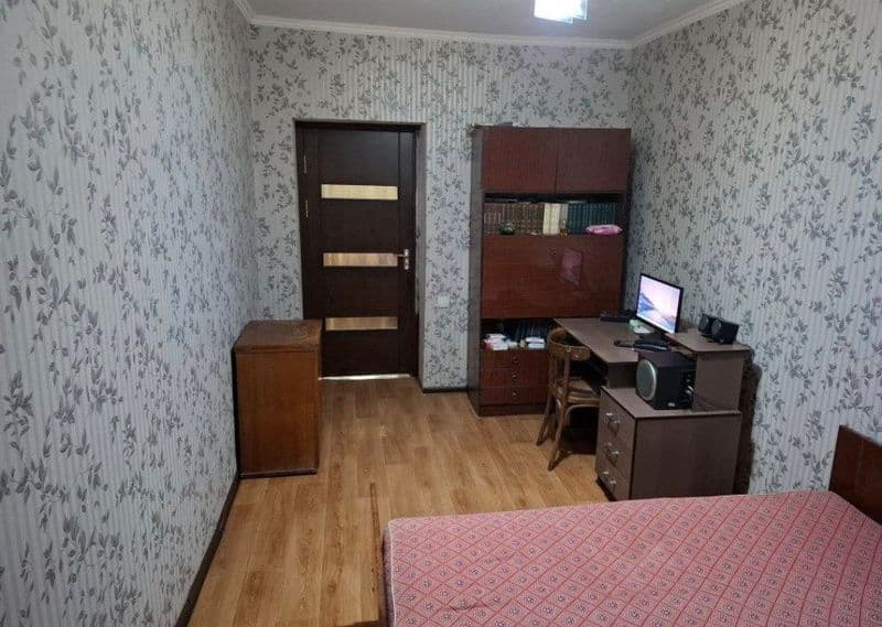 |329|<br />
Район: Чилонзор<br />
Мўлжал: Дўмбиробод<br />
Х — фото 2