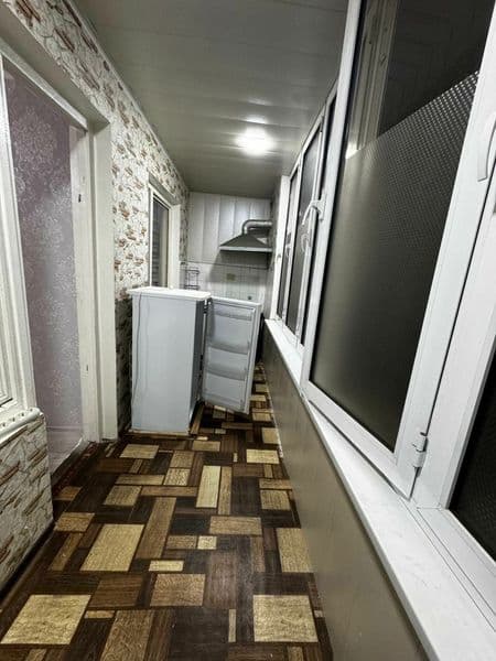 1-комнатная переделанная в 2<br />
<br />
У метро Юнусабад<b — фото 3