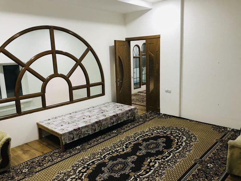 Отличная локация — рядом с метро Новза (г. Ташкент).<br />
<