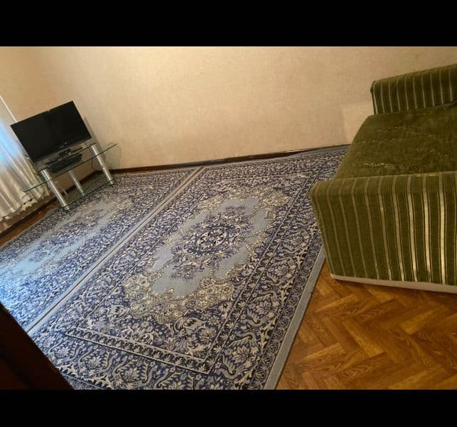 Сдается комната с балконом с хозяином <br />
<br />
1 комнат