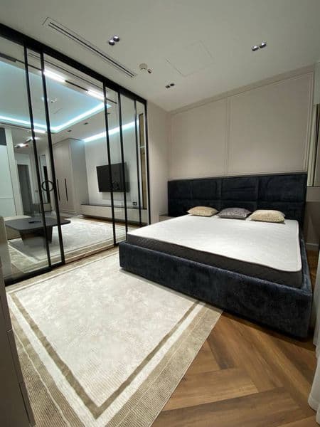 Квартира полностью обставлена мебелью и техникой звоните ест